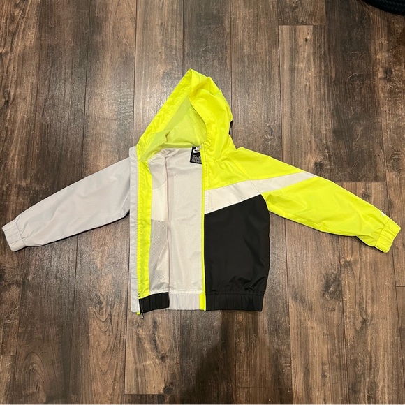 Nike lightweight wind breaker size 6 - Picture 2 of 3
